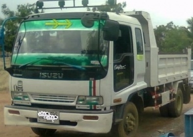 ISUZU DECA 210 HP 6HH1 หกล้อดั๊มพ์ กระบะดั๊มพ์เหล็ก 6 ตันยิงหน้าความยาว 3.60 เมตรสภาพสวยจัด เครื่องแน่นแรงดีไม่มีเยิ้ม ภายในเก๋งคอนโซลสวยครบพร้อม แอร์เย็น พวงมาลัยเพาเวอร์ ระบบเบรคทริ๊ปฟี้ ช่วงล่างคัชซีสวยเดิมๆไม่มีดาม ยาง 8.25 ขอบ 16 สภาพดี 70\% พร้อมใช้ง