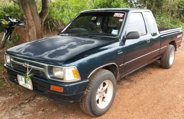 TOYOTA HILUX MIGHTY-X EXTRACAB 2.5 MT ปี 37 รถบ้านสวยเดิมๆพร้อมใช้งาน เครื่องแน่นแรงดีไม่มีเยิ้ม ภายในเก๋งคอนโซลสวยครบ พวงมาลัยธรรมดา กระบะสวยไม่มีผุกร่อน ช่วงล่างคัชซีสวยไม่มีดาม ยางสภาพดี 70\% พร้อมใช้งาน เอกสารทะเบียนครบพร้อมโอน ราคาต่อรองได้ครับ