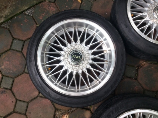 แม็ก Rial 17 กว้าง 8 ออฟ13 4 รู 114 ฝาครบ ไม่ดุ้ง ไม่คด พร้อมยาง