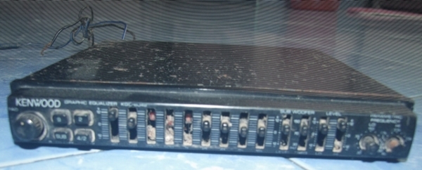 ขาย KENWOOD  KGC -6042 GRAPHIC EQUALIZER ราคา 250 บาท