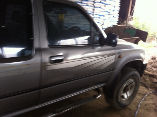 ขายรถ toyota 4x4 โจ 0863366591