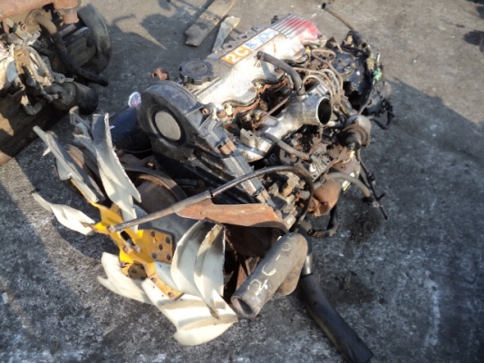 ขายเครื่องtoyota ดีเซล 4 สูบ 65 แรง 2,000cc.