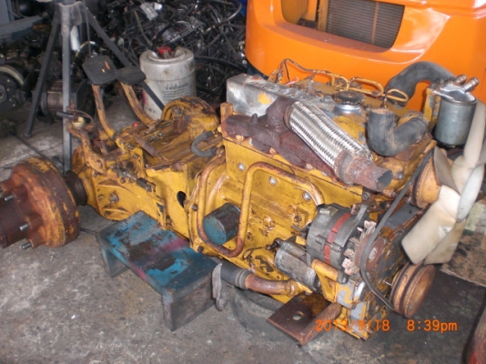 ขายเครื่องยนต์ komatsu 4d95 พร้อมเกียร์เฟืองท้าย fd25-10