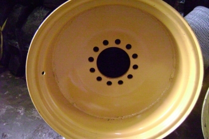 กะทะล้อ-รถตักทุกรุ่น+ยางรถตักทุกขนาด มีจำหน่ายครับ