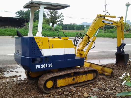 ขายรถขุด-ดัน  YANMAR   YB301รถเก่านอกมีเอกสารแจ้งจำหน่าย สภาพพร้อมใช้งาน