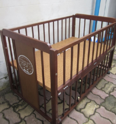 เตียงนอนเด็ก ไม้แท้ ปรับระดับได้ พร้อมส่ง