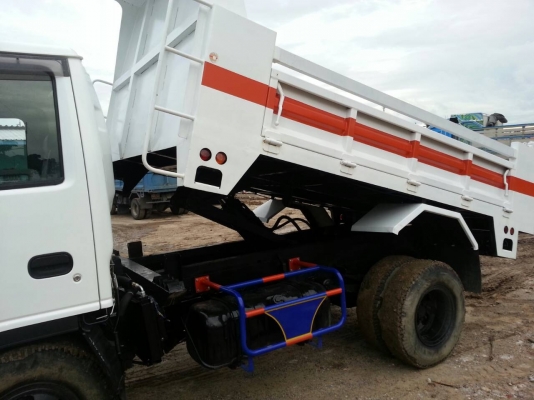 ขาย 6 ล้อดั้ม npr