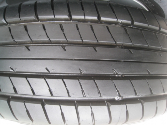 ขายล้อแม็ก Mazda 2 ป้ายแดง 15"x6" et45 4รู100 +ยางปี1313 ยังมองเห็นตุ่ม 2 เส้นครับ  สนใจติดต่อเล็กคลองสามครับ (081-3747940)