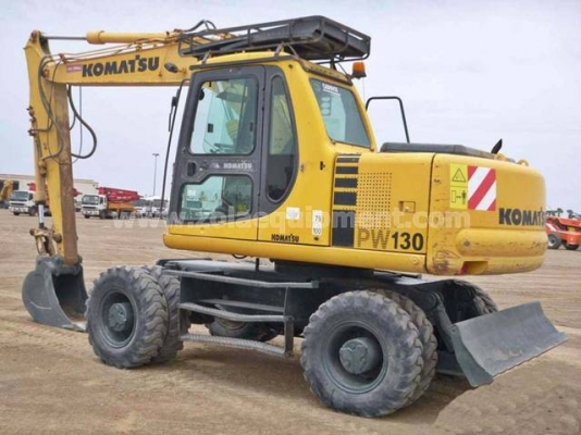 รถแบคโฮ 1997 Komatsu PW130-6K เครื่องจักรมือสองจากต่างประเทศ สภาพสวย เอกสารพร้อมโอน ชั่วโมงทำงาน 9,923 ชม.