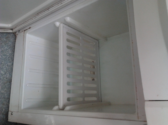 ขายเครื่องทำน้ำร้อนเย็นด้านล่างเป็นตู้เย็น