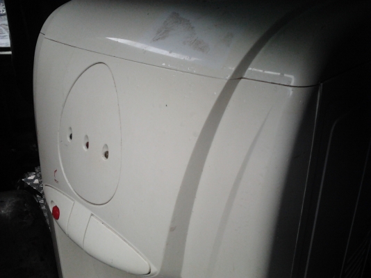 ขายเครื่องทำน้ำร้อนเย็นด้านล่างเป็นตู้เย็น