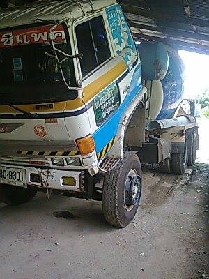 ขายรถโม่ปูน HINO 3 ใบปัด หัวนอก มี 2 คัน สภาพใช้งานได้ ราคา 750,000 บาท สนใจติดต่อ คุณกิ๊ก โทร 087-9666599