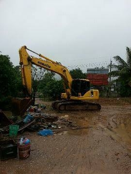 ขายแบ็คโฮ KOMATSU PC - 200  รุ่น7  สภาพ 80\% แอร์ไฟฟ้าอยู่ครบ  เอกสารอินวอยด์ serial 7 หมื่นกว่า ราคา 1,900,000 บาท ติดต่อ คุณกิ๊ก โทร 087-9666599