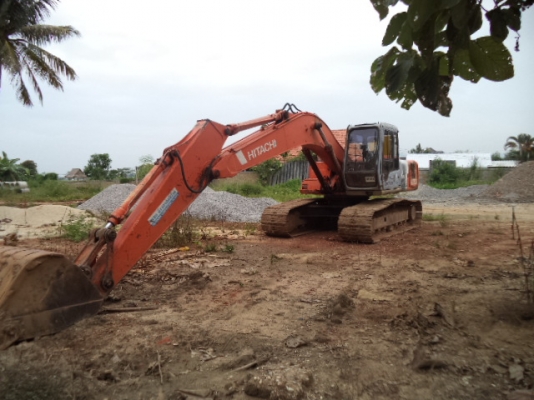 ขายรถแมคโครฮิตาซฺิEX200-2