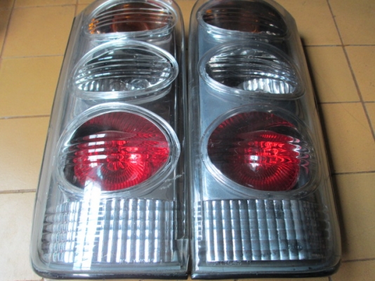 ไฟท้ายรถตู้ไฮเอช