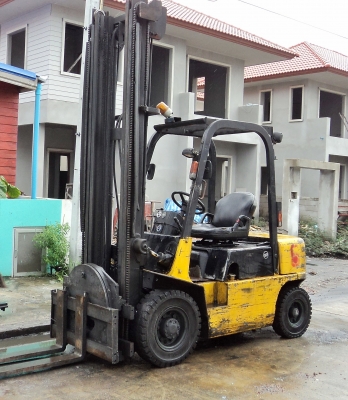 ขายนิสสันดีเซล 2.5 ตันเสาสูง 5 เมตร ติดงาหมุน สภาพพร้อมใช้ 081-3535-948