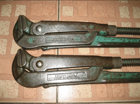 ขายด่วนประแจคอม้าจับแป๊บ DOWIDAT 2" ( 175T-2" )