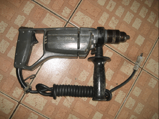 ขายด่วนสว่าน เจาะกระแทก Makita Model 8416 570W 1400/min Made in japanแท้100\%