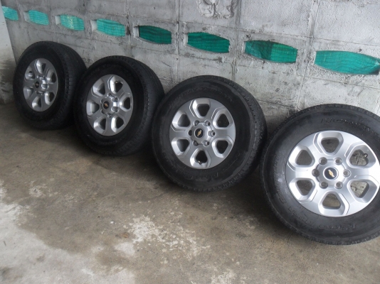 ล้อ 16นิ้ว 6รู เชฟ พร้อมยาง245/70R16ปี09 สวยๆ 4 ล้อ ลดราคาเหลือ 6900 บาท
