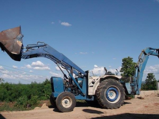 ขายรถไถFORD ตักหน้าขุดหลังเก่านอกFORD4630 3สูบ เครื่องT6 เครื่องดีแน่น แรง ปั๊มดีแรงดี เกียร์ทอล์ก ระบบไฮฯใช้งานปกติ ตักหน้า-ขุดหลัง ทำงานได้ปกติ ไม่โหลด สภาพโดยรวมพร้อมใช้งาน เอกสารเล่มทะเบียนครบ ราคาต่อรองได้เด้อ พี่น้องครับ