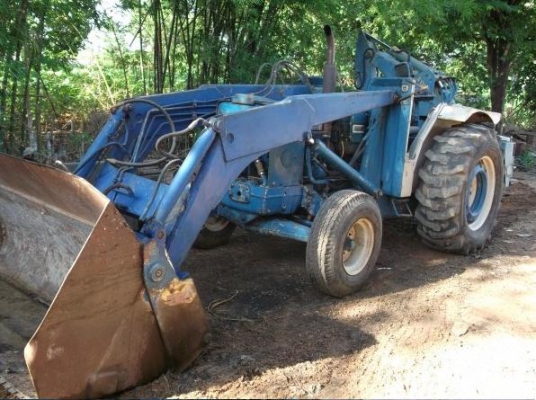 ขายรถไถFORD ตักหน้าขุดหลังเก่านอกFORD4630 3สูบ เครื่องT6 เครื่องดีแน่น แรง ปั๊มดีแรงดี เกียร์ทอล์ก ระบบไฮฯใช้งานปกติ ตักหน้า-ขุดหลัง ทำงานได้ปกติ ไม่โหลด สภาพโดยรวมพร้อมใช้งาน เอกสารเล่มทะเบียนครบ ราคาต่อรองได้เด้อ พี่น้องครับ