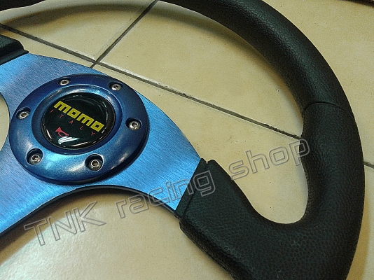 ขายพวงมาลัย MOMO RACE กว้าง13.5นิ้ว ของใหม่ ถูกๆ เนียนสวยๆ