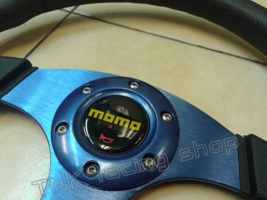 ขายพวงมาลัย MOMO RACE กว้าง13.5นิ้ว ของใหม่ ถูกๆ เนียนสวยๆ