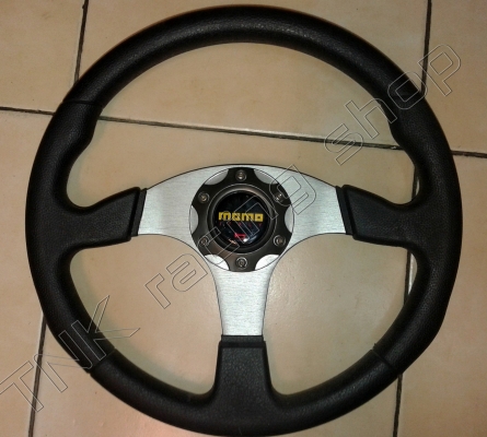 ขายพวงมาลัย MOMO RACE กว้าง13.5นิ้ว ของใหม่ ถูกๆ เนียนสวยๆ