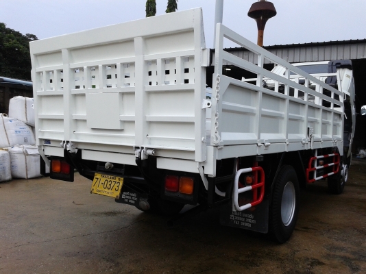 ขายด่วนรถบรรทุก6ล้อ. มิซูบิชิ ฟูโซ่ 240turbo คอมมาลเรล รถห้าง เข้าศูนย์ตลอด มีลิฟท้าย พร้อมทำงานครับ