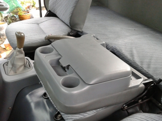 ขายด่วนรถบรรทุก6ล้อ. มิซูบิชิ ฟูโซ่ 240turbo คอมมาลเรล รถห้าง เข้าศูนย์ตลอด มีลิฟท้าย พร้อมทำงานครับ