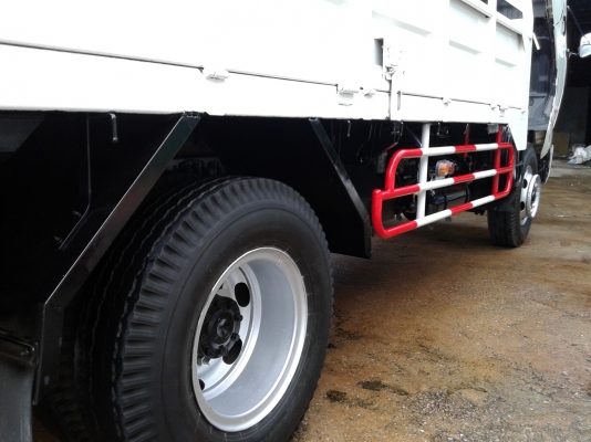 ขายด่วนรถบรรทุก6ล้อ. มิซูบิชิ ฟูโซ่ 240turbo คอมมาลเรล รถห้าง เข้าศูนย์ตลอด มีลิฟท้าย พร้อมทำงานครับ