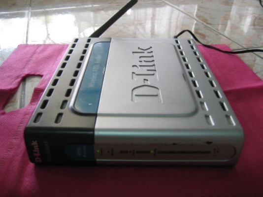 ขาย wireless Router D-Link DSL-G604T adsl 4 port ครบทุกอย่างในตัวเดียว มือสองใช้งานปกติ เป็นAll in one นะครับ คือมีทั้ง Modem ADSL + HUB 4 Port + Wireless  พร้อมอะแดปเตอร์