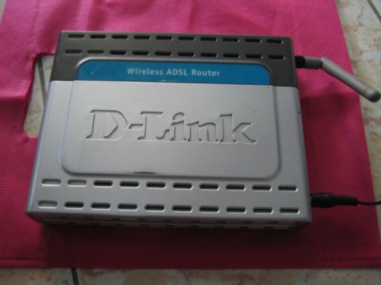 ขาย wireless Router D-Link DSL-G604T adsl 4 port ครบทุกอย่างในตัวเดียว มือสองใช้งานปกติ เป็นAll in one นะครับ คือมีทั้ง Modem ADSL + HUB 4 Port + Wireless  พร้อมอะแดปเตอร์