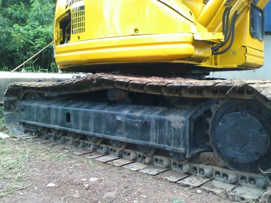 KOMATSU PC128