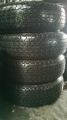 ขายยาง 255 70 15บิสโตนปี11ชุดละ9000บาท