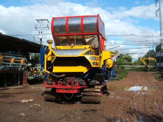 ขายรถเกี่ยวข้าวศักดิ์พัฒนาอุ้ม 2 ตัน