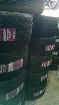 ขายยาง 235 40 18 265 35 18 1ชุดใหม่ 13000 0806260417