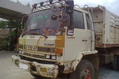 ***ปรับราคาขายตามสภาพครับ 10ล้อ2เพลาดั๊ม ISUZU ROCKY FXZ13NFY 210 วางเครื่อง195 โบอินฯ (ลงเล่ม) เครื่องดีแรง เกียร์ฟูลเลอร์ ช่วงล่างแน่น คัสซีดี เดิม ไม่ผุไม่ปะไม่ดาม กระบะดั๊มเหล็กสภาพดี ข้างดีพื้นดี ระบบลากพ่วงครบ หัวบางเดิมไม่สวย มีผุ ภายในดีคอน