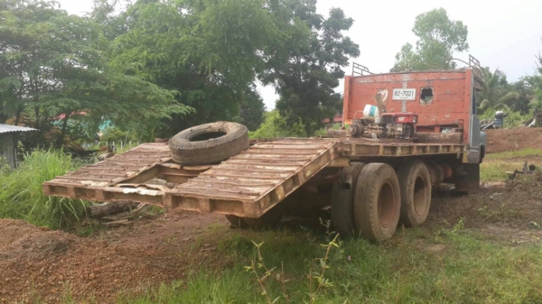 ขายด่วนเทรนเลอร์ขึ้นแบ็คโฮสองเพลาทะเบียนพร้อมโทร0811838154 0843923995