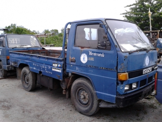 ขาย NKR 4 ล้อ รถห้าง ป้ายใหญ่ คันที่ 1