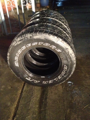 ขายยาง Bridgestone Duller AT 265-70-16 1ชุด ดอกหนาถูกๆครับ ขายยาง Bridgestone Duller AT 265-70-16 1ชุด ดอกหนาถูกๆครับ