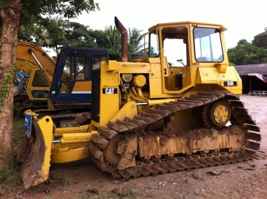 ขายรถแทรกเตอร์ CAT D4H เกียร์ตัด สภาพสวย พร้อมใช้งาน สนใจติดต่อ 081-8720725