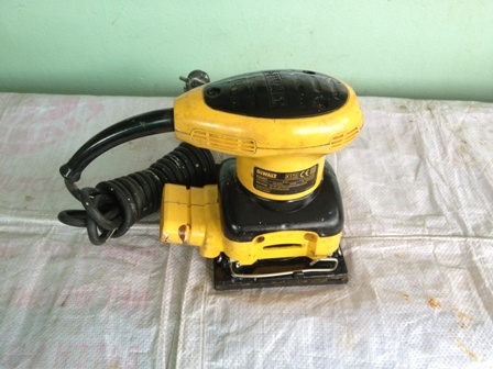 ขายเครื่องขัดกระดาษทราย Dewalt D26441 Germany