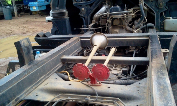 ขาย อีซุ เด้ก้า 270 ยูโรทูแท้ๆ / ปี 2552 กระบะดั๊มมิเนียมเกษตร ( มีระบบลากพ่วง )