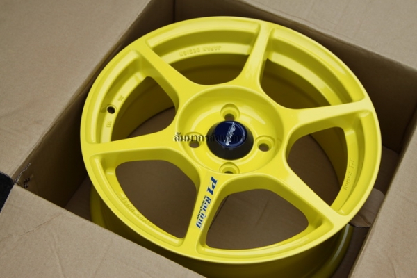 แม็กซ์ใหม่15" Buddy Club P1 สีเหลือง 4รู100 กว้าง6.5 ออฟ38