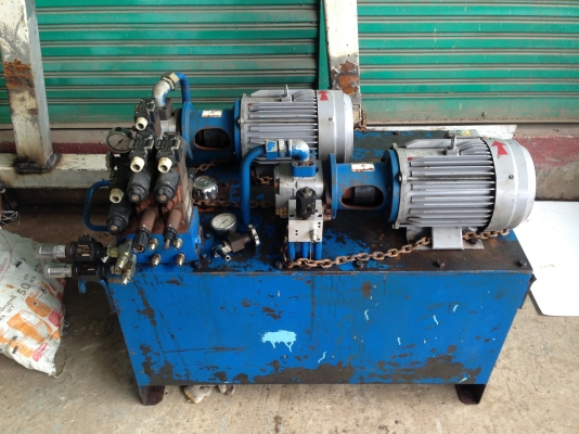 ขายเครื่องปั้มไฮโดรลิค ใช้มอเตอร์ 5 HP. 1450 RPM. 2 ตัว อุปกรณ์ครบ
