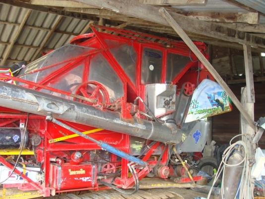 ขายรถเกี่ยวข้าว เกษตรพัฒนา ช้าง ปี 2550 ขายรถเกี่ยวข้าว เกษตรพัฒนา ช้าง ปี 2550