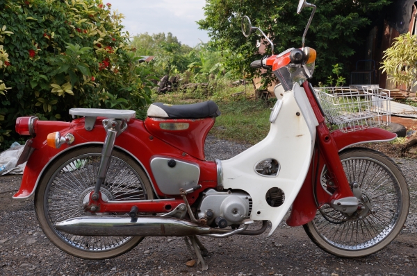 ขาย HONDA C โครงเป็น CM 90 แฮนตรง ยางขอบขาว เครื่องเดิม สภาพพร้อมใช้