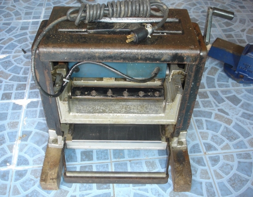 เครื่องรีดไม้ RYOBI รุ่น AP-10N  1350W 10"