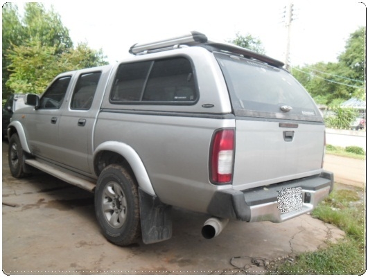 นิสสัน ฟรอนเทียร์ 4 ประตู